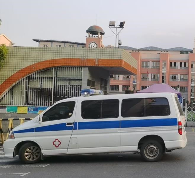 宁波救护车出租护送骨折病人一公里多少钱